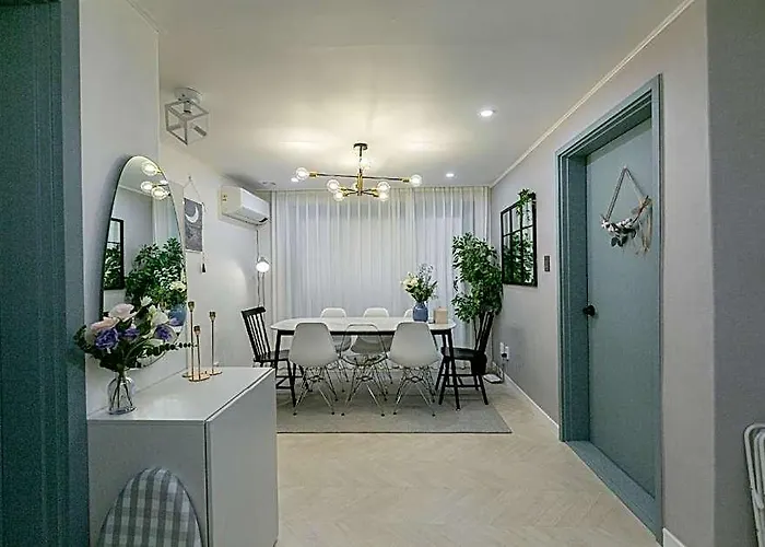 Sweet Luna#2 Hongdae Stn.4min 3br & Rooftop ホテル
