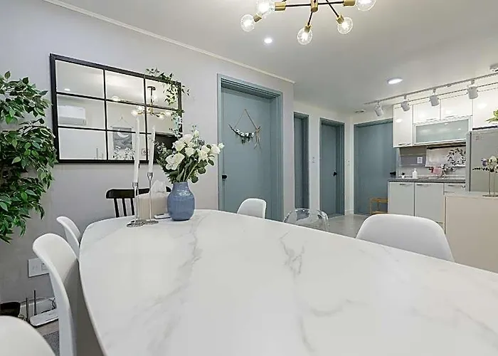 Sweet Luna#2 Hongdae Stn.4min 3br & Rooftop 3*