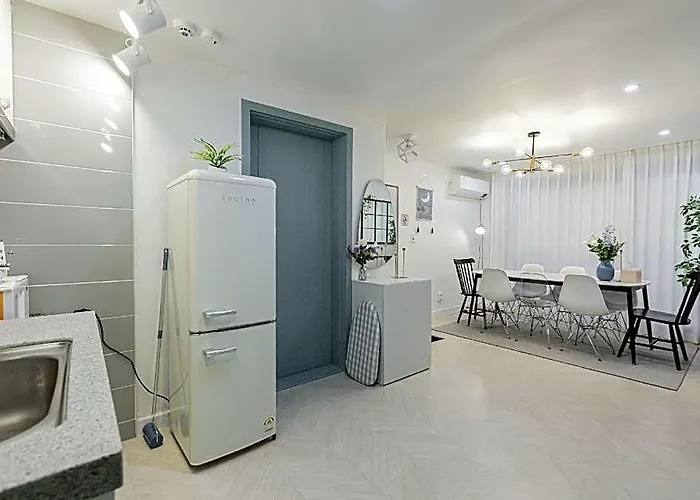 Sweet Luna#2 Hongdae Stn.4min 3br & Rooftop ホテル