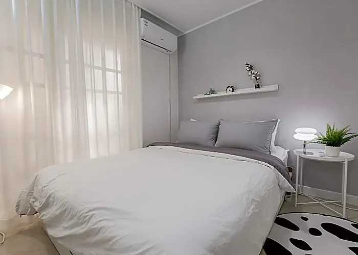 ホテル Sweet Luna#2 Hongdae Stn.4min 3br & Rooftop ソウル特別市