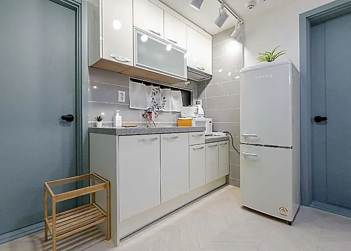ホテル Sweet Luna#2 Hongdae Stn.4min 3br & Rooftop 3*